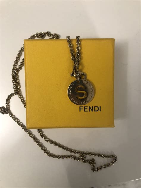 collana fendi con iniziale modena|Gioielleria Artigianale .